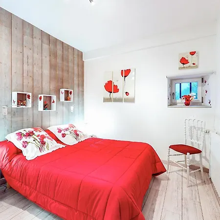 بيت للعطل 3 Bedroom Lovely In La Douze