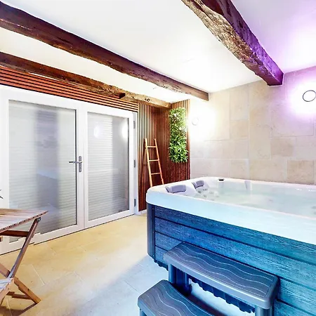 3 Bedroom Lovely In *