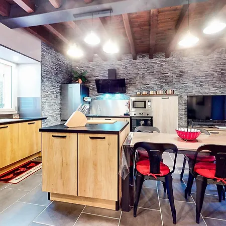 3 Bedroom Lovely In La Douze