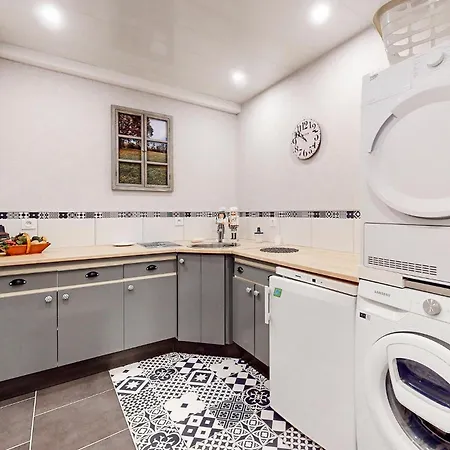 בית נופש 3 Bedroom Lovely In